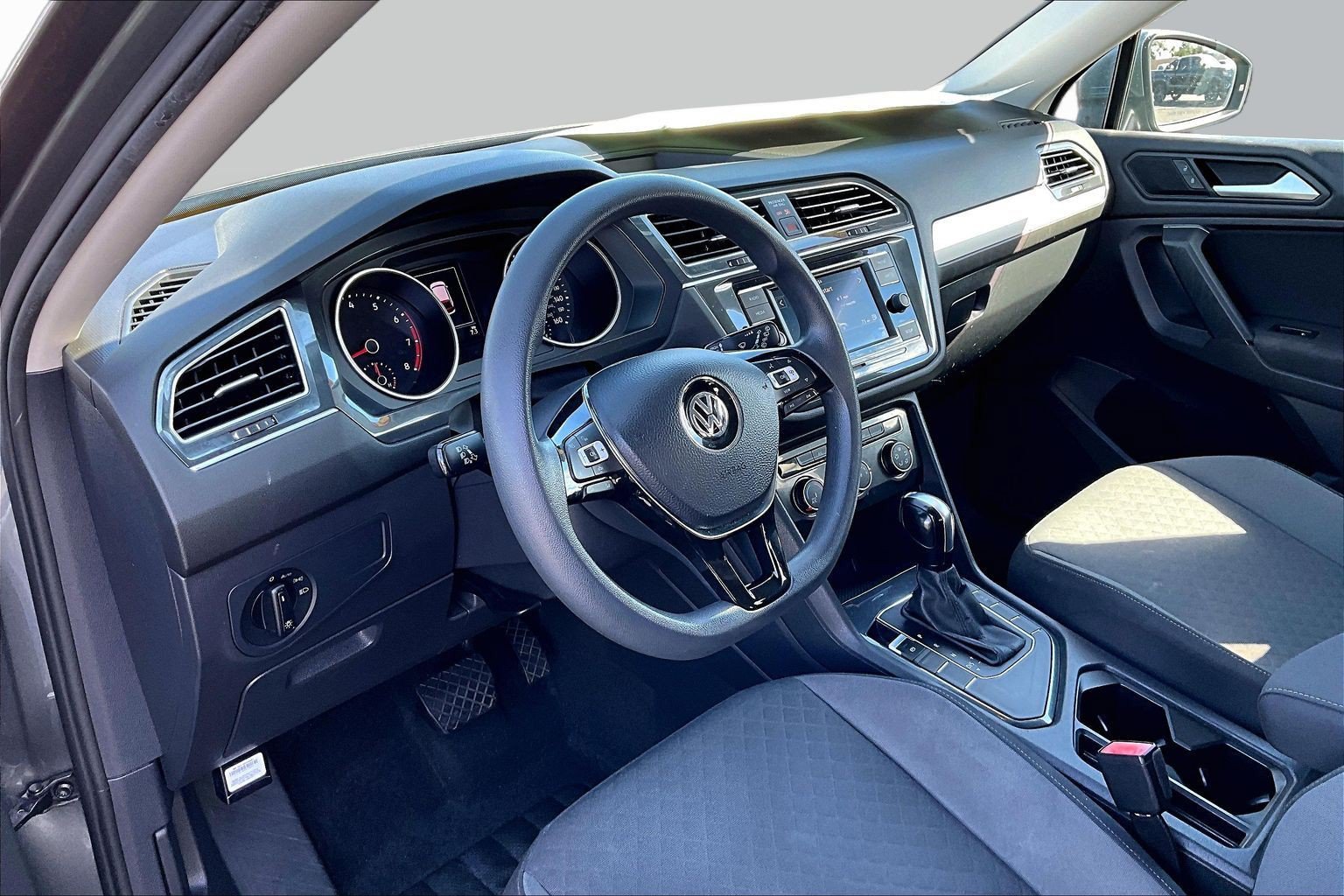 Used 2019 Volkswagen Tiguan S FWD image 12