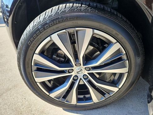 Used 2022 Volvo XC60 B5 Momentum w/ Climate Package AWD/4WD image 29