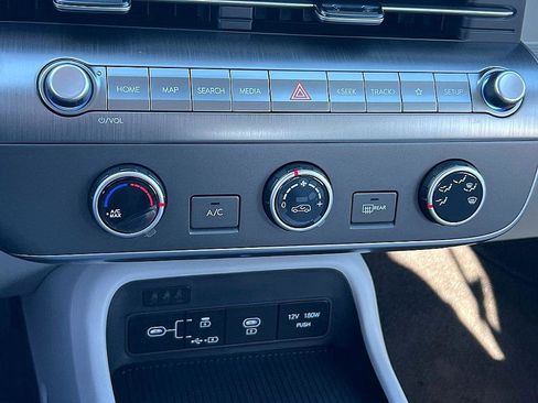 New 2026 Hyundai Kona SE image 11