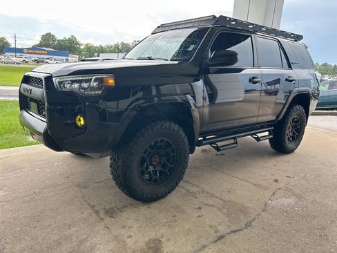 Used 2022 Toyota 4Runner TRD Pro AWD/4WD image 4