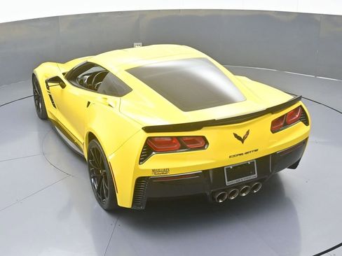 Used 2019 Chevrolet Corvette Grand Sport w/ Carbon Flash Badge Package image 37