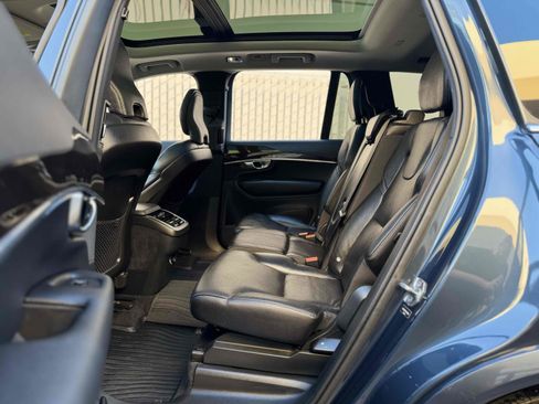 Used 2019 Volvo XC90 T6 Momentum w/ Advanced Package image 7