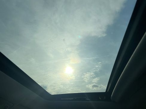 Used 2016 Cadillac Escalade Luxury image 17