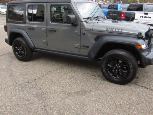 Used 2020 Jeep Wrangler Unlimited Sport image 3