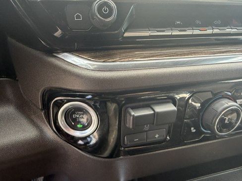Used 2024 Chevrolet Silverado 1500 LT Trail Boss w/ Convenience Package II AWD/4WD image 23
