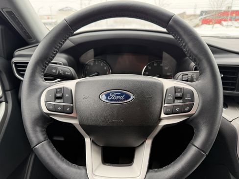 Used 2023 Ford Explorer XLT w/ Equipment Group 202A image 12