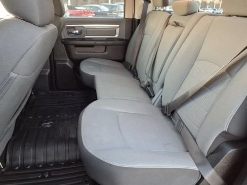 Used 2022 RAM 1500 Classic SLT AWD/4WD image 17