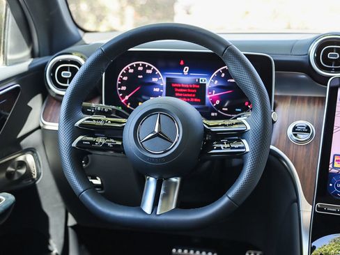 Used 2024 Mercedes-Benz GLC 300 4MATIC image 14