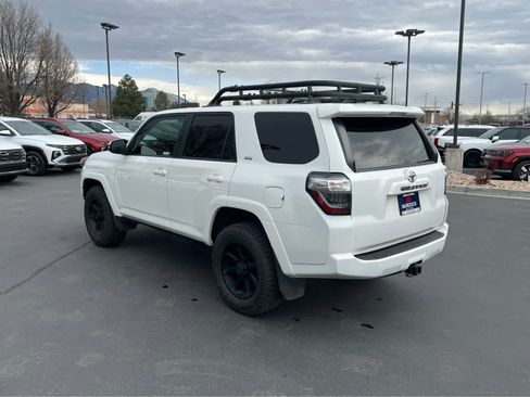 Used 2022 Toyota 4Runner SR5 Premium w/ Moonroof Package image 11