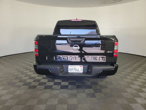 Used 2022 Nissan Frontier SV image 5
