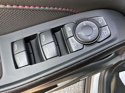 Used 2023 Chevrolet Traverse RS AWD/4WD image 8