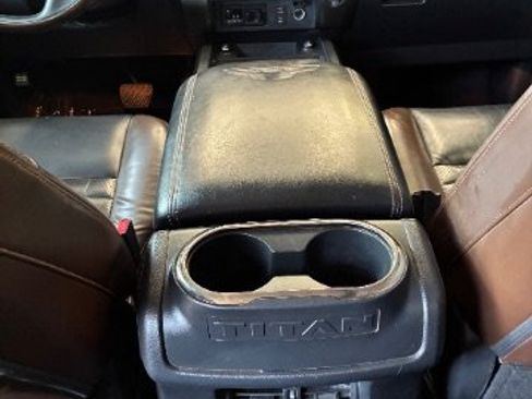 Used 2017 Nissan Titan Platinum Reserve RWD image 25