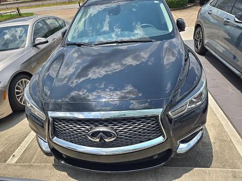 Used 2017 INFINITI QX60 FWD w/ Deluxe Technology Package image 2