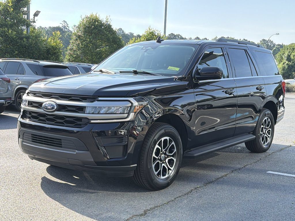 Used 2024 Ford Expedition XLT AWD/4WD image 7