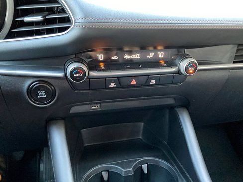 Used 2021 MAZDA MAZDA3 s FWD image 25