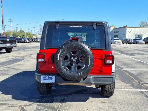 Used 2018 Jeep Wrangler Unlimited Sport image 6
