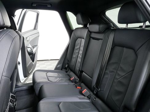 Used 2023 Audi Q3 2.0T Premium w/ Convenience Package image 19