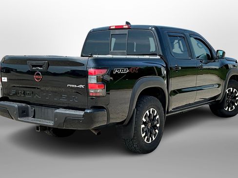 Used 2022 Nissan Frontier PRO-4X image 11