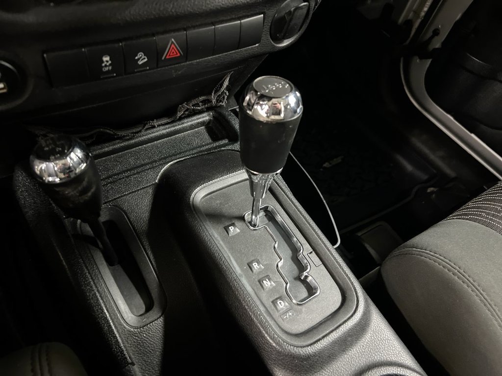 Used 2012 Jeep Wrangler Sport AWD/4WD image 15