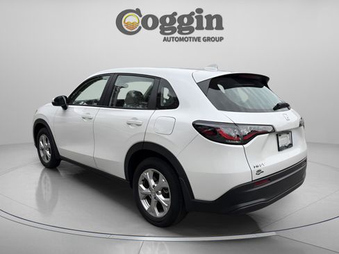 Certified 2023 Honda HR-V LX image 3