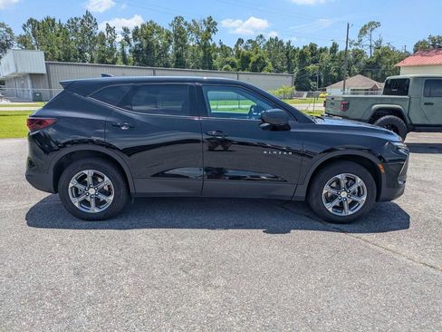 Used 2023 Chevrolet Blazer LT FWD image 4