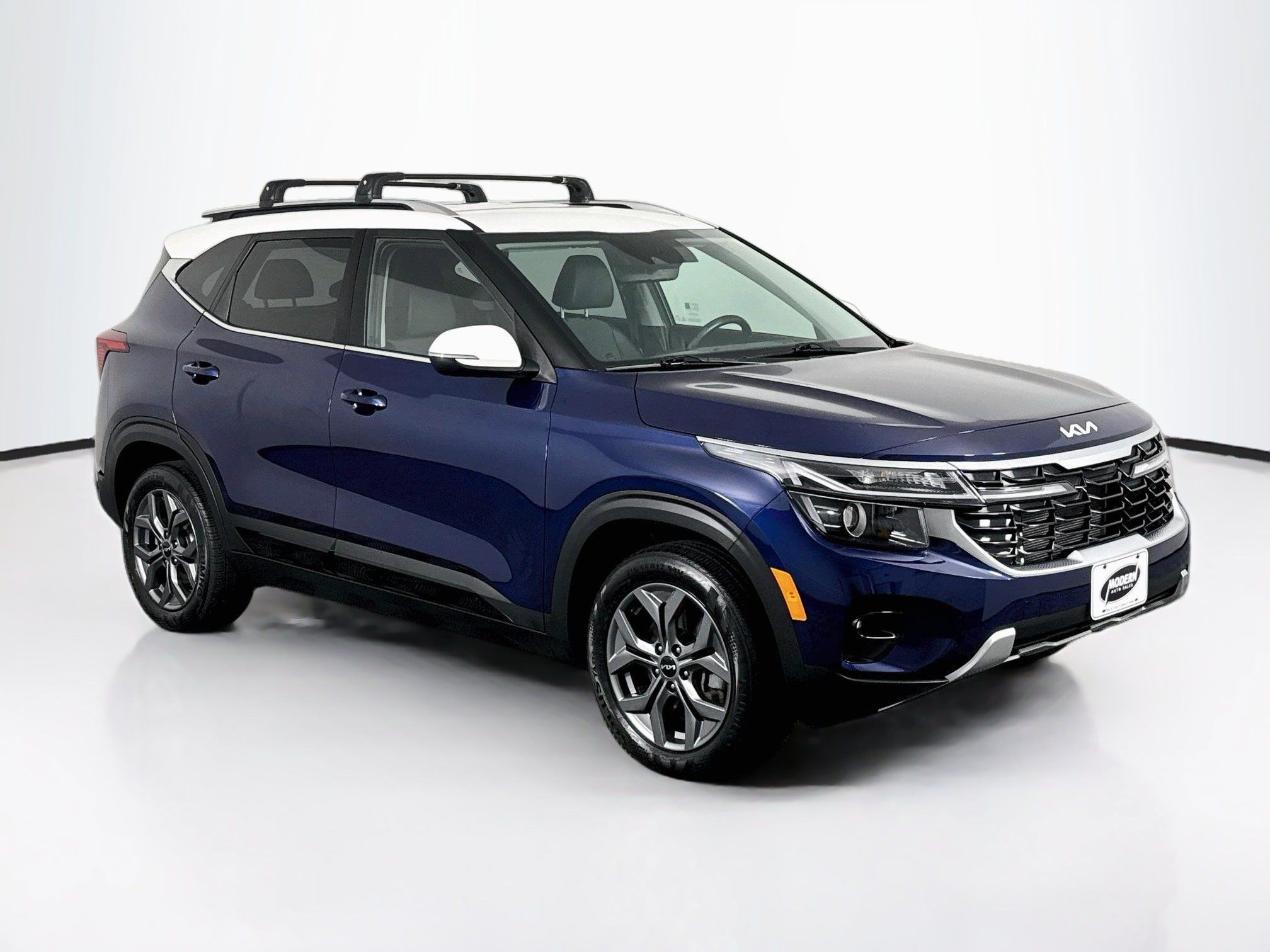 Used 2024 Kia Seltos S AWD/4WD image 2
