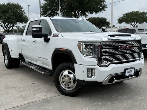 Used 2021 GMC Sierra 3500 Denali w/ Denali Ultimate Package AWD/4WD image 2