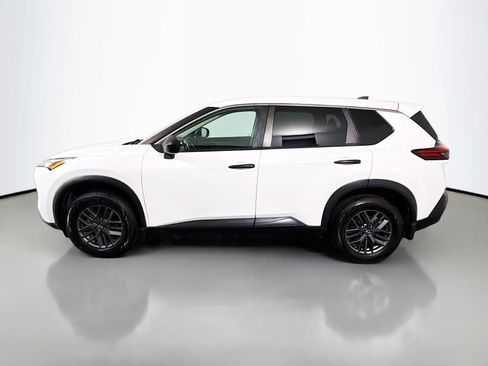 Used 2022 Nissan Rogue S image 6