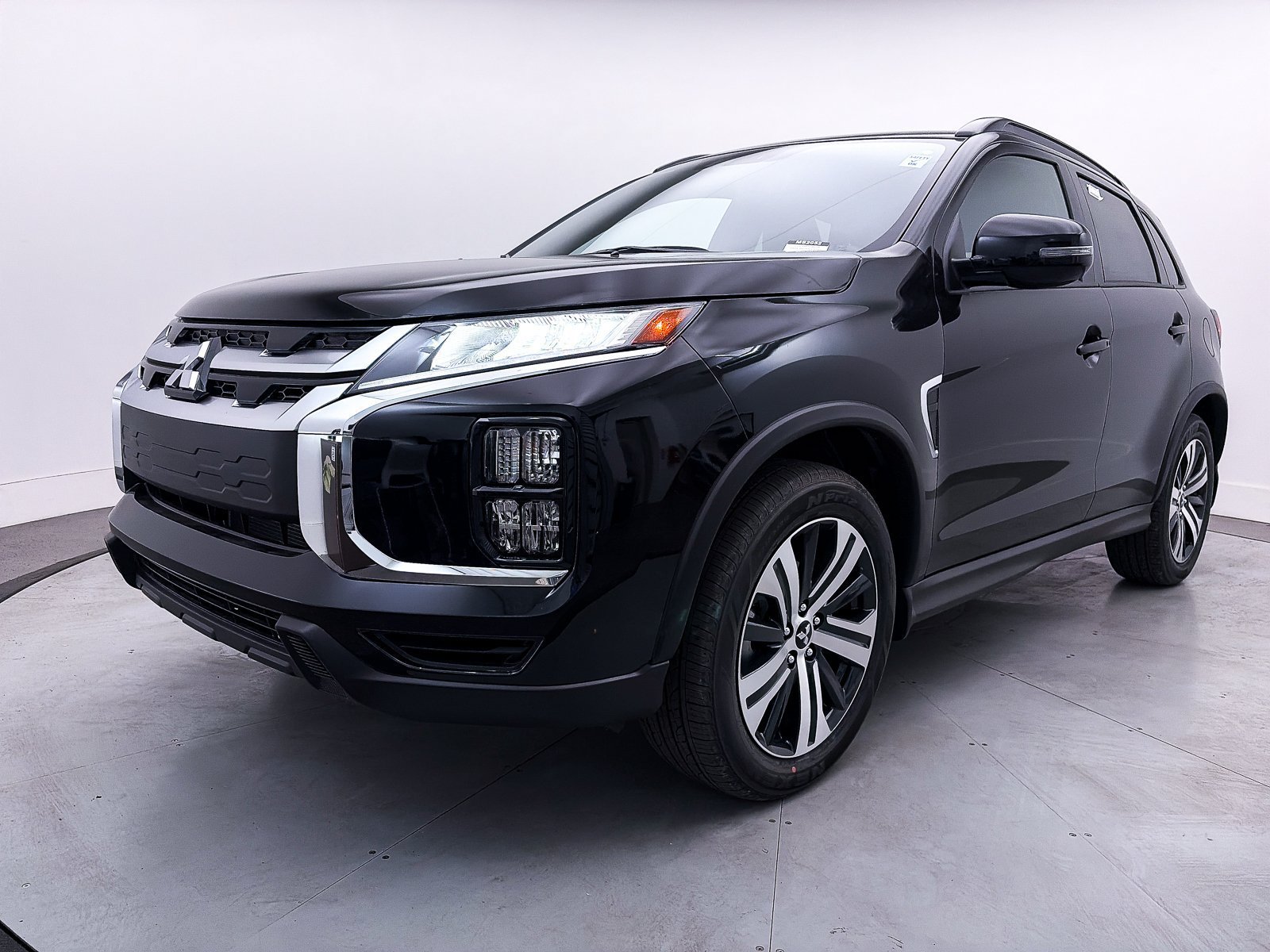 Used 2026 Mitsubishi Outlander Sport SEL AWD/4WD image 3