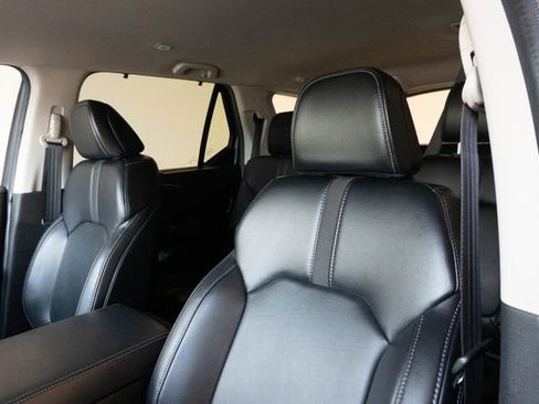 Used 2025 Honda Pilot EX-L image 16