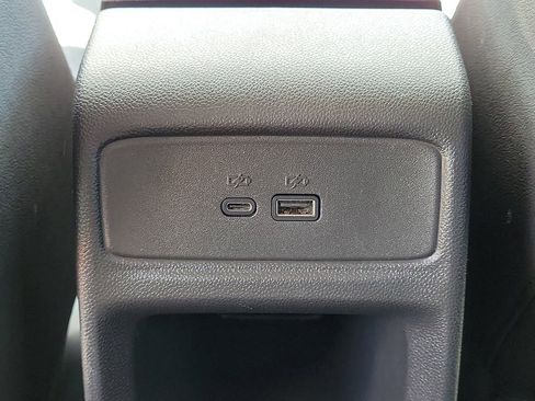 Used 2024 Chevrolet Trax LT w/ Sunroof Package FWD image 12