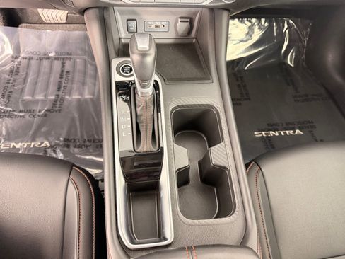 Used 2025 Nissan Sentra SR w/ SR Premium Package FWD image 22