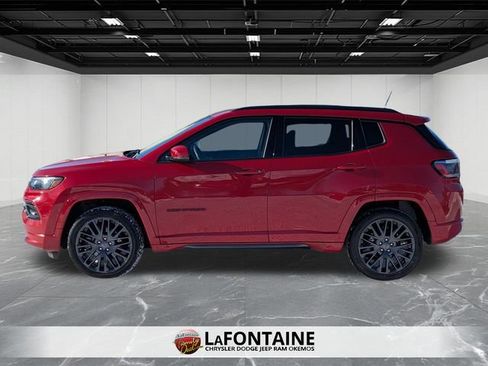 Certified 2023 Jeep Compass Limited image 2