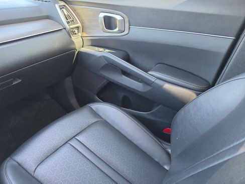 Used 2022 Kia Sorento S AWD/4WD image 21