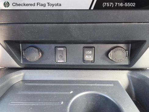 Used 2019 Toyota Tundra Limited w/ Limited Premium Package AWD/4WD image 23