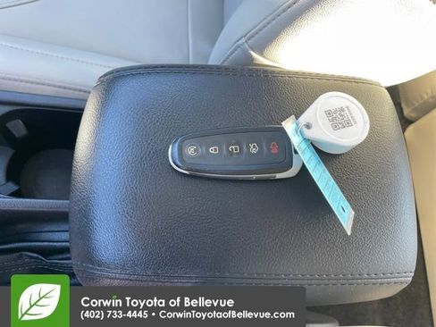 Used 2018 Ford Focus Titanium w/ Titanium Technology Package image 29