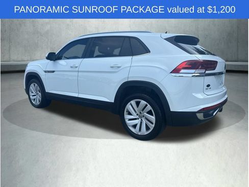Used 2020 Volkswagen Atlas Cross Sport SE w/ Panoramic Sunroof Package FWD image 4