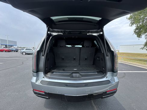 Certified 2025 Cadillac Escalade Sport Platinum w/ LPO, Floor Liner Package AWD/4WD image 24
