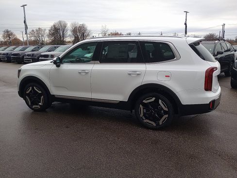 New 2025 Kia Telluride S image 4