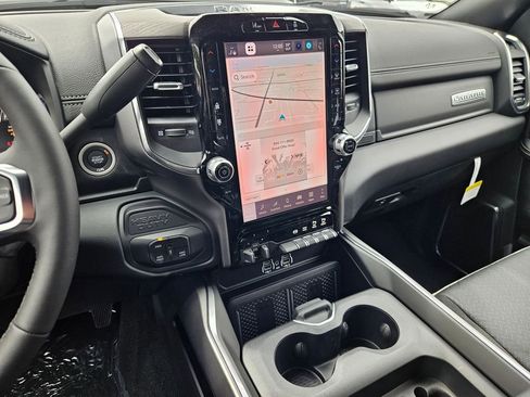 New 2026 RAM 2500 Laramie AWD/4WD image 19