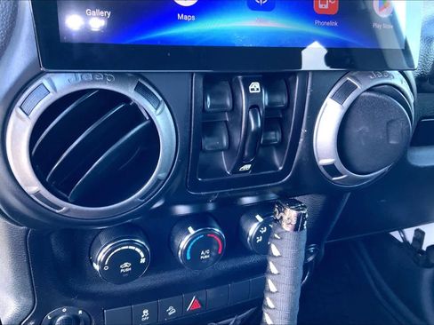 Used 2017 Jeep Wrangler Unlimited Sport w/ Quick Order Package 24S AWD/4WD image 29