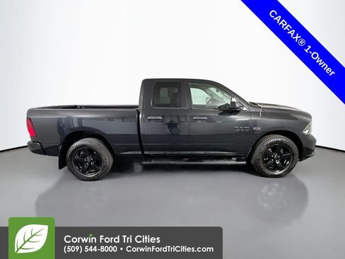 Used 2016 RAM 1500 Express w/ Black Ram 1500 Express Group AWD/4WD image 17