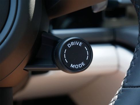 New 2025 Porsche Panamera 4 image 17