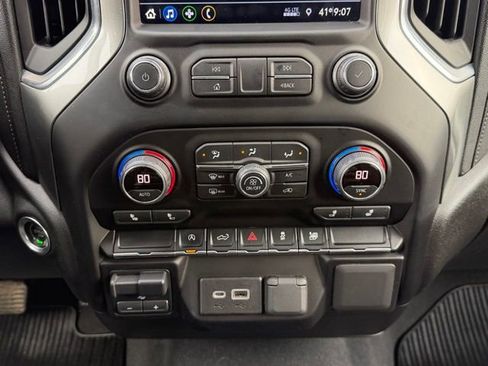 Used 2021 Chevrolet Silverado 1500 LT AWD/4WD image 31
