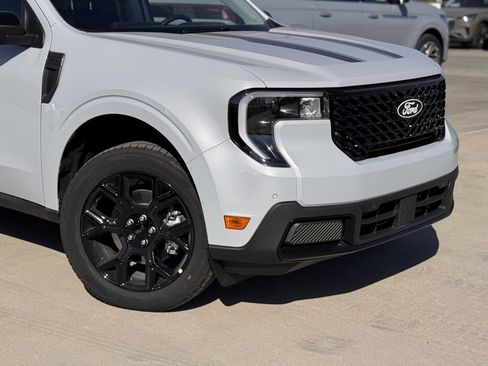 New 2025 Ford Maverick Lariat w/ Black Appearance Package image 3