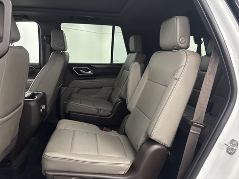 Used 2023 GMC Yukon SLT RWD image 16