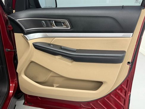 Used 2017 Ford Explorer XLT w/ Equipment Group 202A image 17