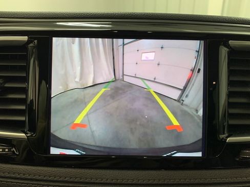 Used 2020 Chrysler Pacifica Limited image 34