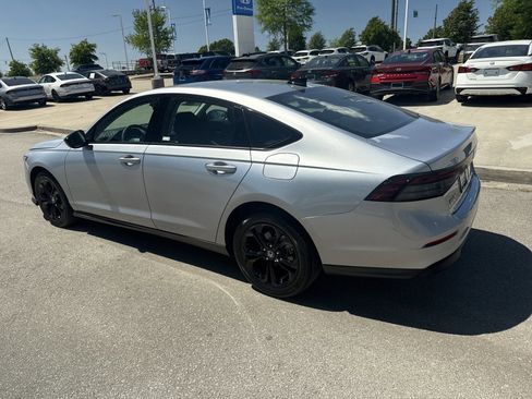 Used 2025 Honda Accord SE image 5