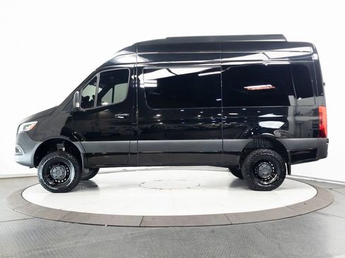 Used 2024 Mercedes-Benz Sprinter 2500 image 4